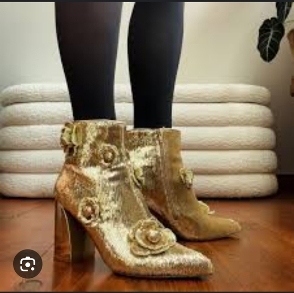 Betsey Johnson Ankle Boots - Picture 2 of 13